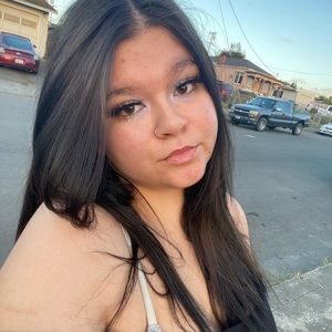 Meet your Posher, Alayna